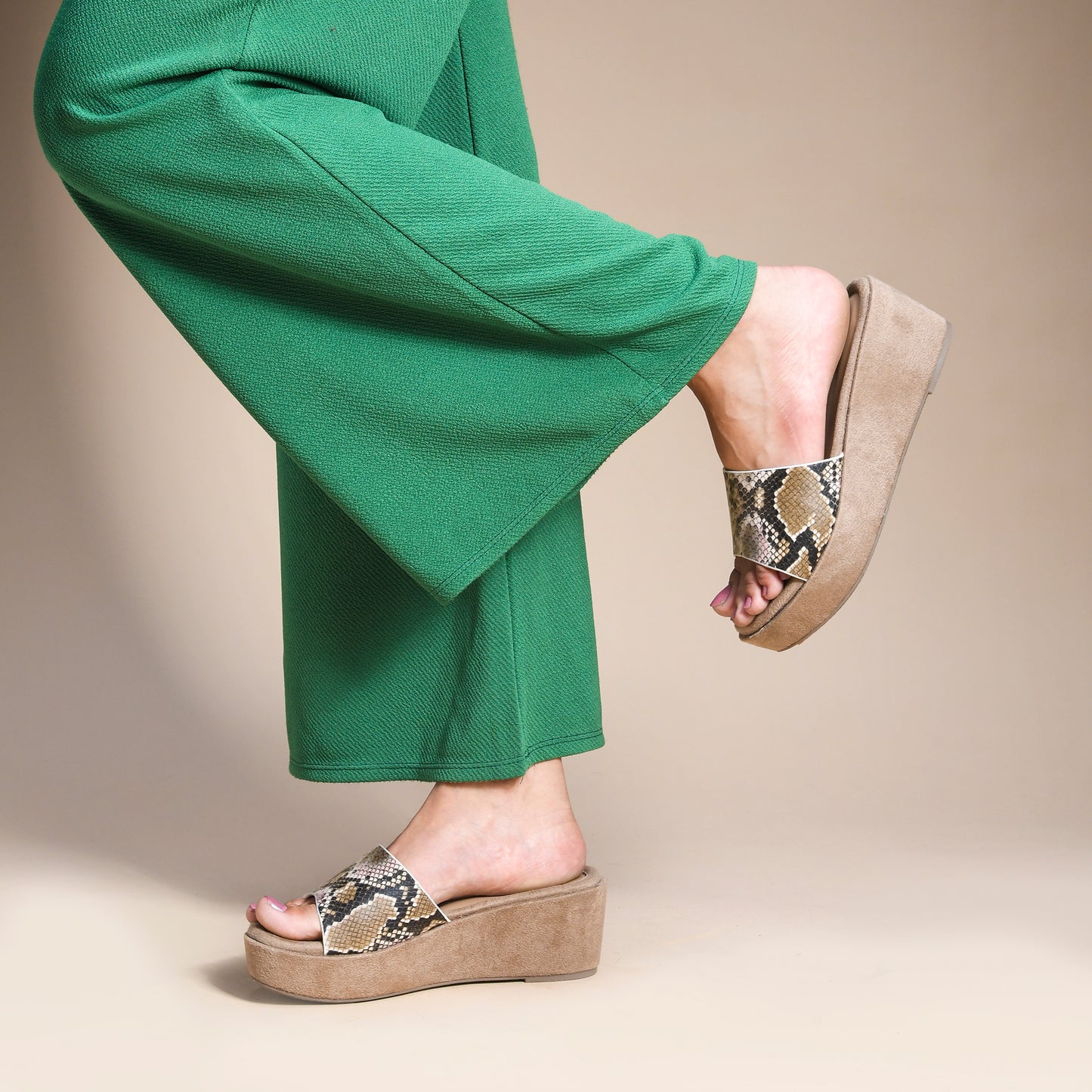 The Velvé Snake Slides